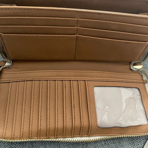 Michael kors logo wallet - Picture 6 of 6